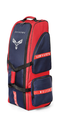 Kit bag with authentic english colours and a perfect erectile structure. Ideal for individuals, has 4 side pockets and a cool zone.