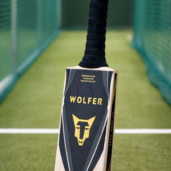 Wolfer Monarch Butterfly Grade English Willow Cricket Bat – Light Weight