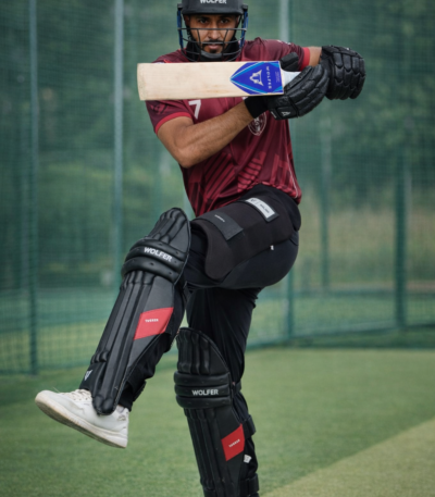 Model Shoot - Wolfer Lepjag Pro Grade 2A English Willow Cricket Bat – Customisable Duckbill