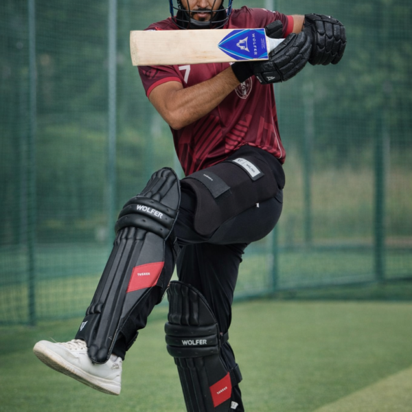 Model Shoot - Wolfer Lepjag Pro Grade 2A English Willow Cricket Bat – Customisable Duckbill