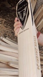 The Arctic Limited Edition English Willow Cricket Bat – Rare willow, Collectors edition, 8+ Grains, no blemishes on the face